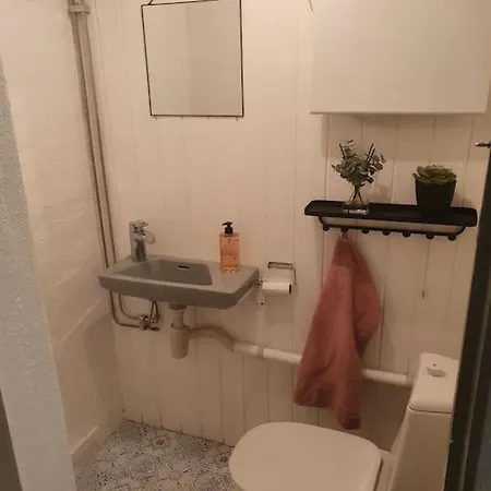 Apartman Sentral Leilighet, Naert Tog, Buss, Sykehus Og Byen *