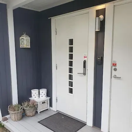 Sentral Leilighet, Naert Tog, Buss, Sykehus Og Byen