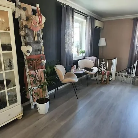 Apartman Sentral Leilighet, Naert Tog, Buss, Sykehus Og Byen *